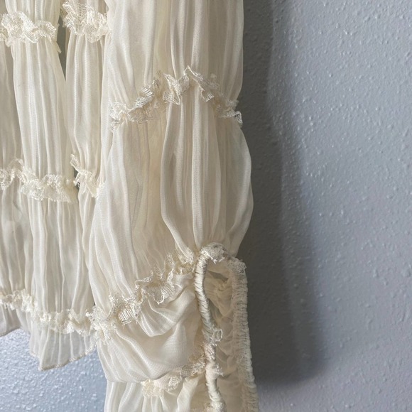 Blu Pepper Blouse - Picture 3 of 5